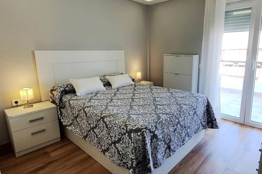 Apartamento Modern Two Bedroom In Centre *