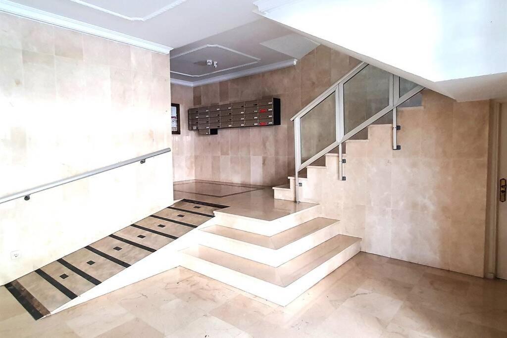 Apartamento Modern Two Bedroom In Centre